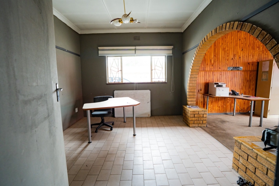 Commercial Property for Sale in Freemanville North West